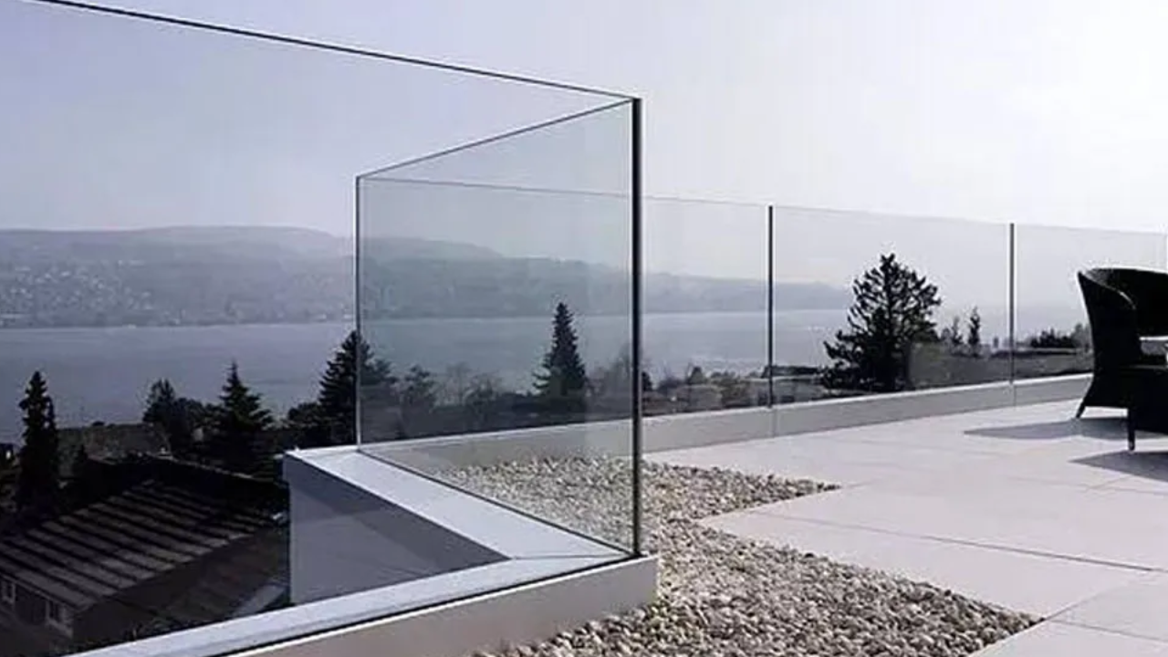 How Do Frameless Glass Railing Systems Withstand Varying Weather Conditions?